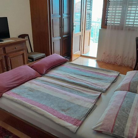 Apartments Adelheid In Biograd, Close To The Beach ビオグラード・ナ・モル エクステリア 写真